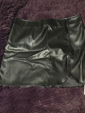 Cupshe Black Faux Leather Mini Skirt